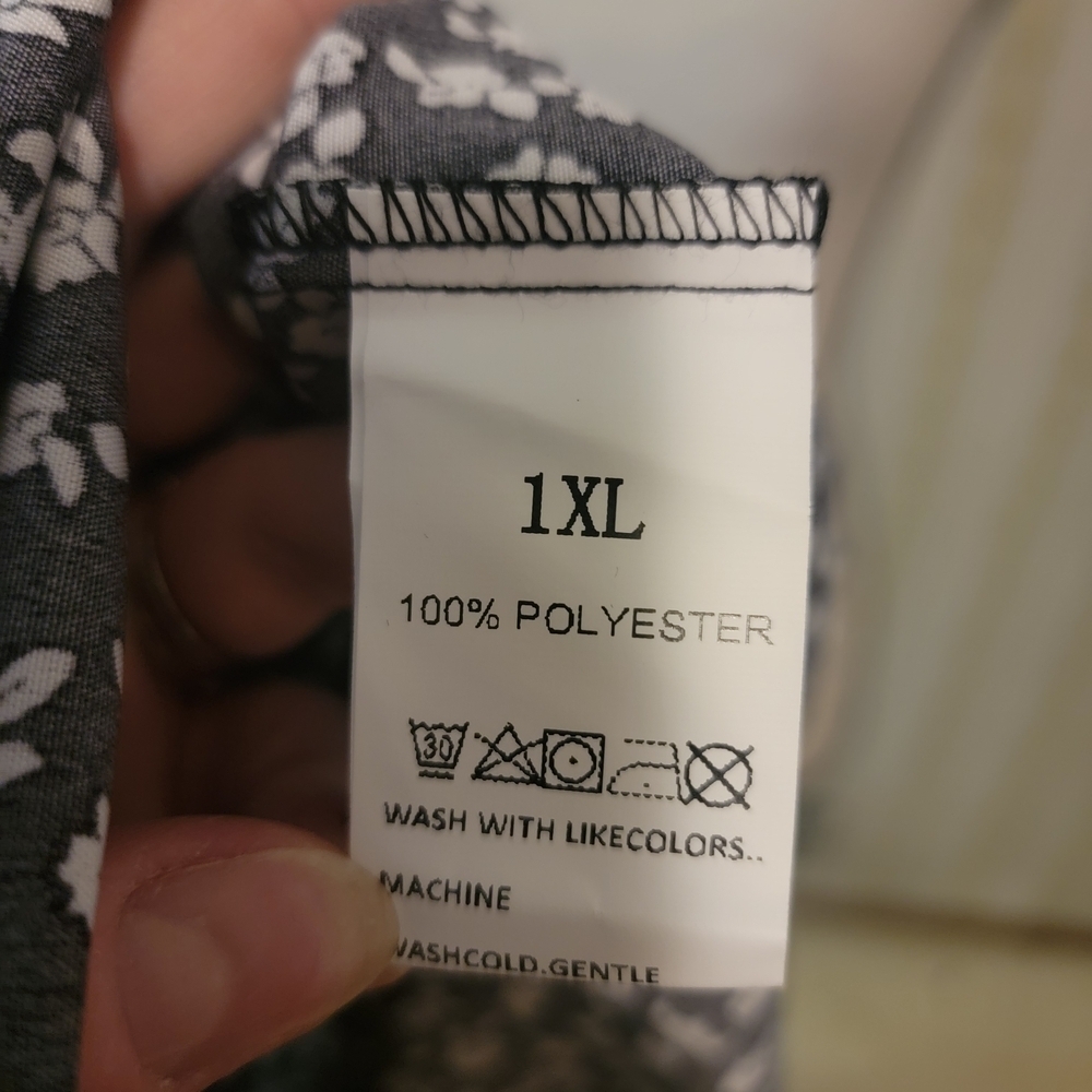 NWOT Floral Black and White Skirt - Picture 4 of 4
